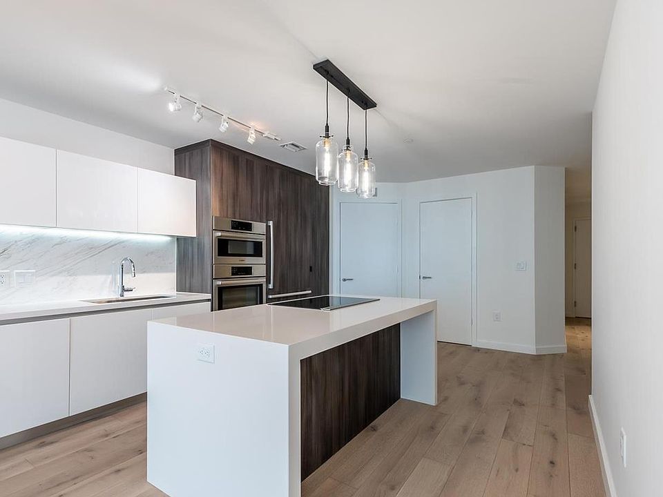 2nd image of 851 NE 1st Ave #1305