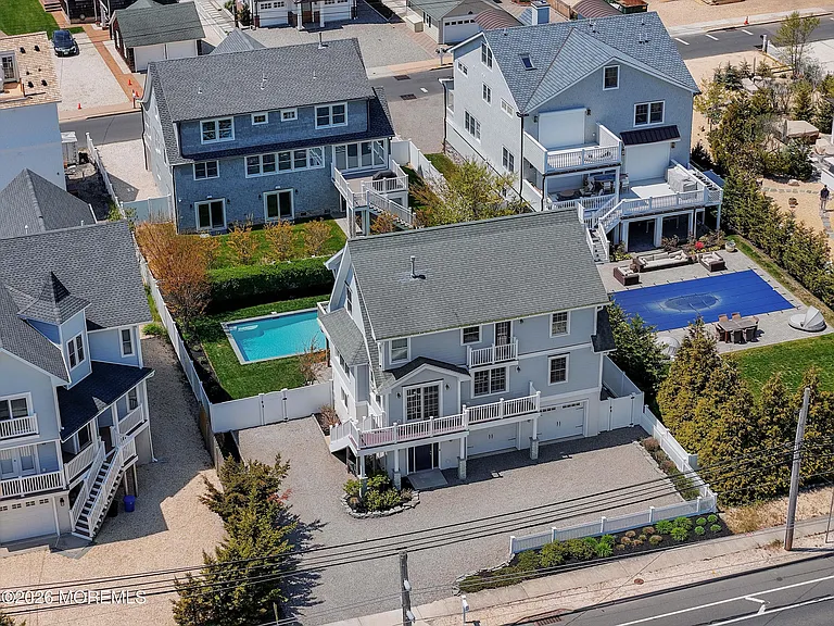 912 Ocean Ave — Photo 44