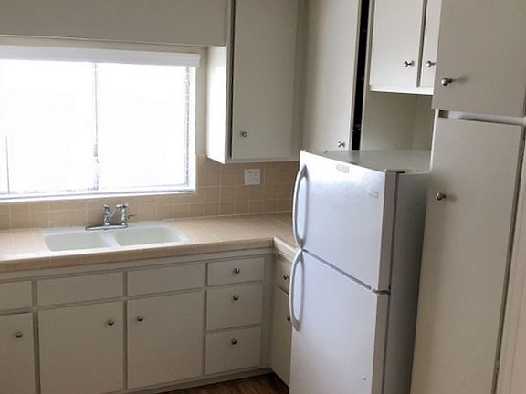 5th image of 1519 Stoner Ave APT 10