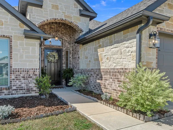 651 W Gould St, Pilot Pt, TX 76258