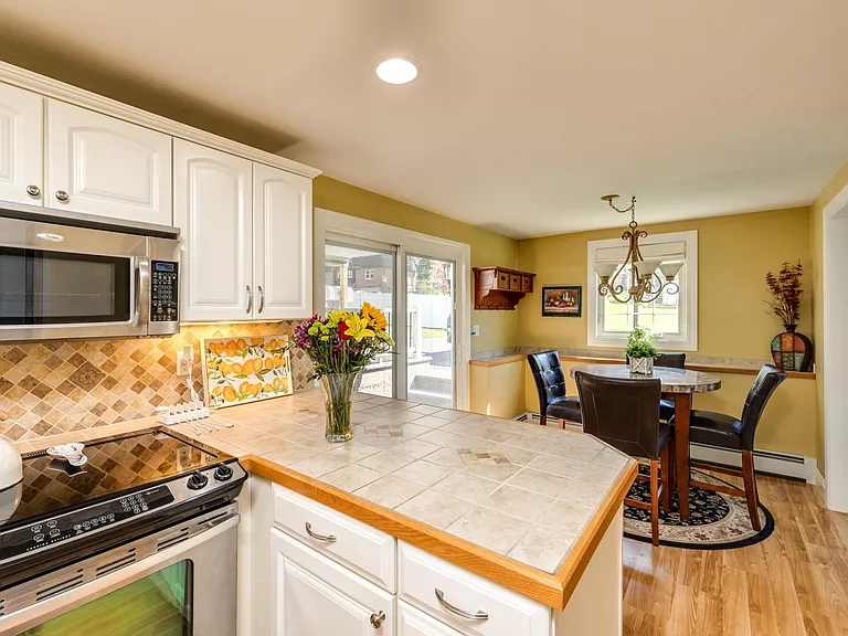 71 Maxwell Dr — Photo 14
