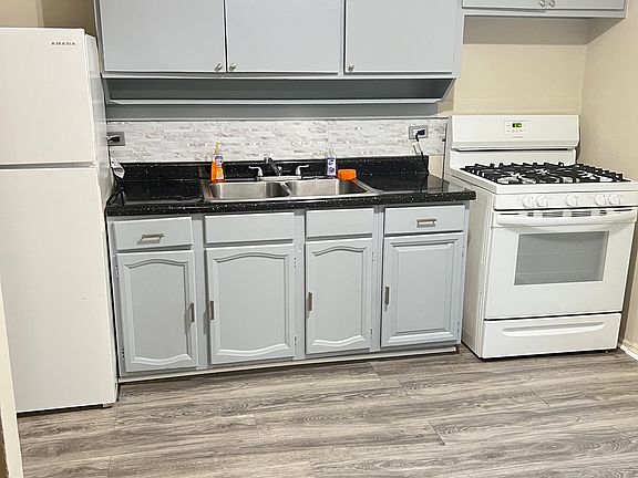 4th image of 32626 Montcalm St