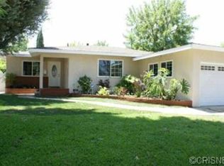 19124 Sylvan St, Reseda, CA 91335