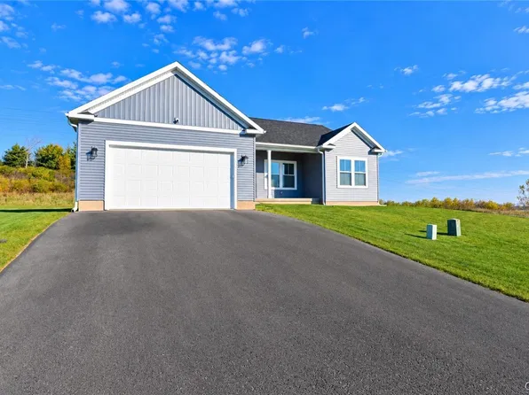 3791 Malibu Hills Dr, Syracuse, NY 13209