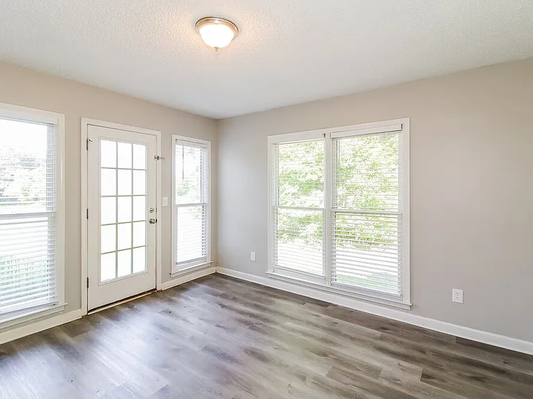 1001 Crown Corners Dr — Photo 14