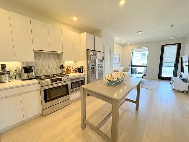 45 W 3rd St — Photo 2
