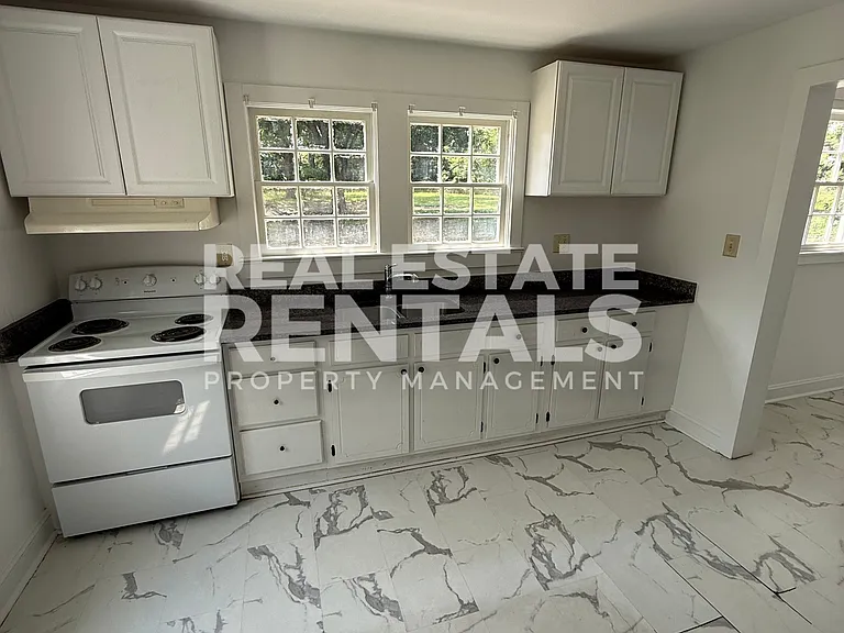 1224 Robinson Ave #1 — Photo 4