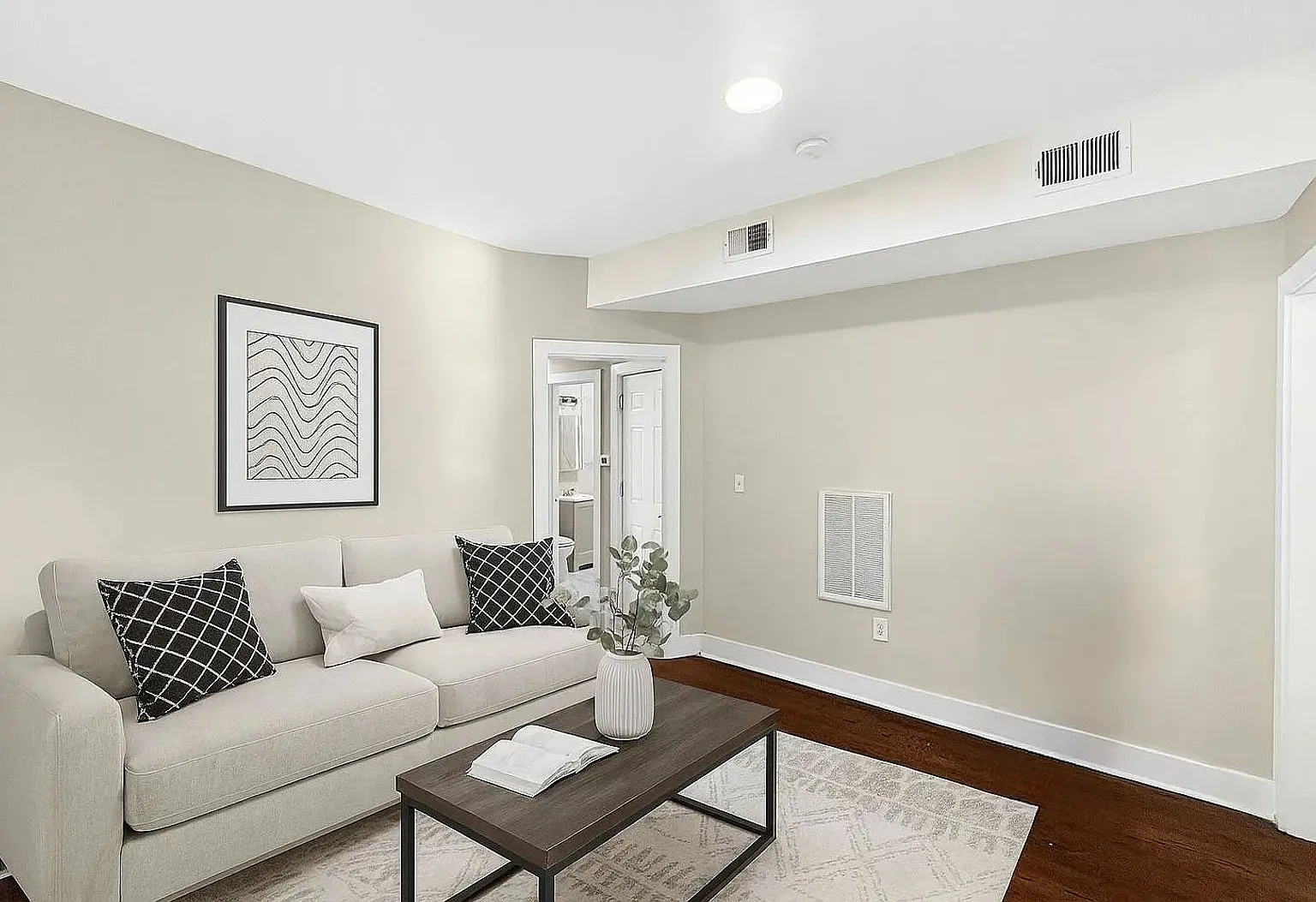 44 Clifford St — Photo 1