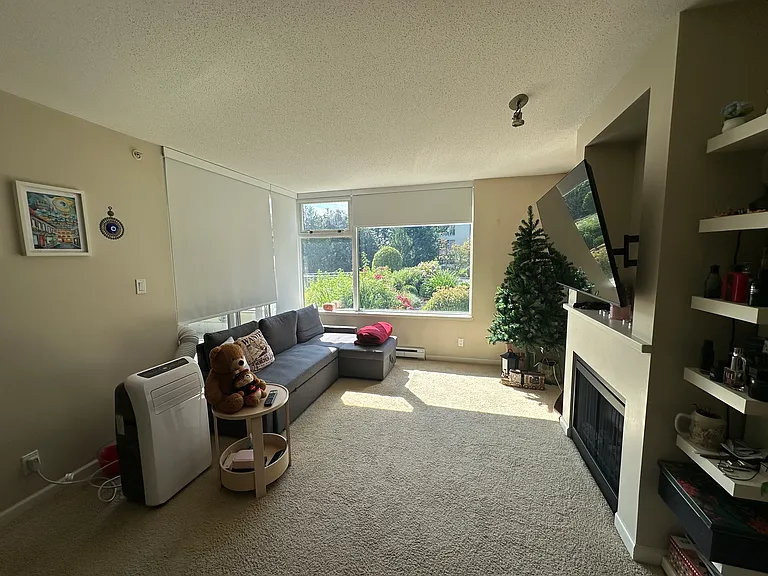 9288 University Cres #6 — Photo 2