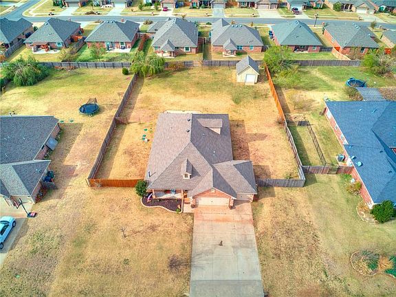 3rd image of 16109 Montague Dr
