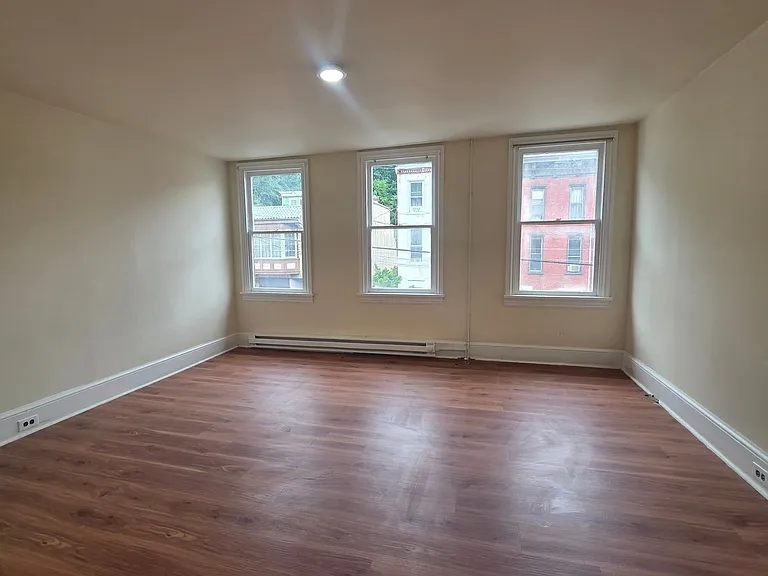 721 W Market St — Photo 12