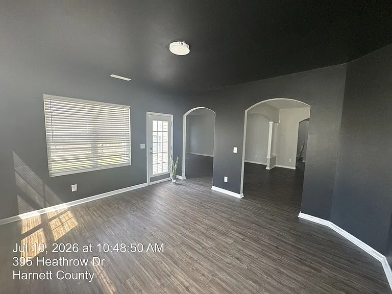 395 Heathrow Dr — Photo 14