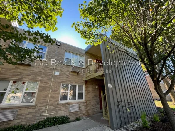 229 Uteg St APT 4, Crystal Lake, IL 60014