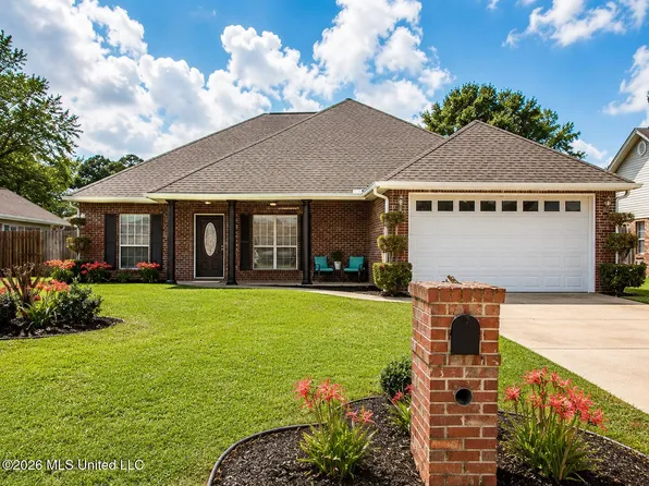 7621 Falcon Cir, Ocean Springs, MS 39564