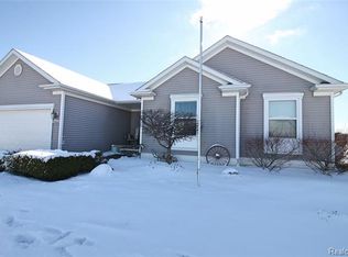 7862 Drakeshire Blvd, Almont, MI 48003