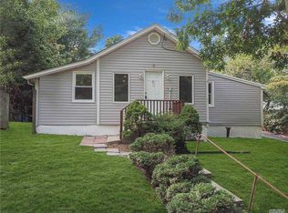 6 Tamarack Rd, Rocky Point, NY 11778