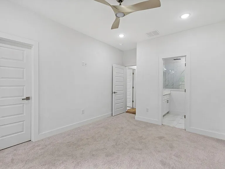 8109 Hamlet St #B — Photo 12