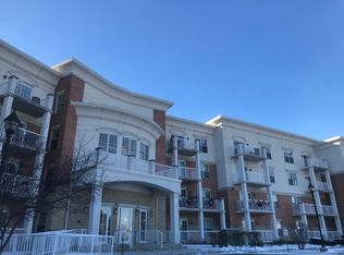 601 W Rand Rd APT 111, Arlington Heights, IL 60004