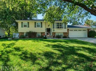 101 Sandra Ln, Normal, IL 61761