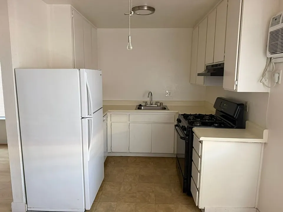 2223 Edison Ave