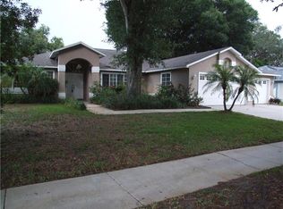 961 Oakview Rd, Tarpon Springs, FL 34689