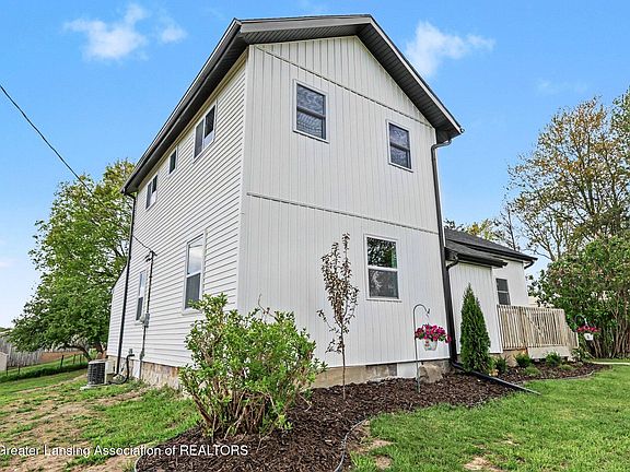 4th image of 837 N Aurelius Rd