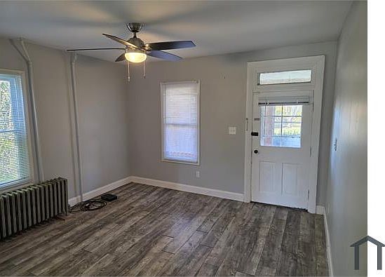 3rd image of 2215 N Main St