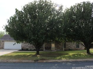 107 Woodland Dr, Pleasanton, TX 78064