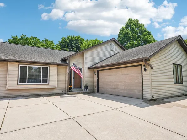 434 Glen View COURT NORTH North, Slinger, WI 53086