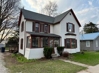 127 N Pleasant St, Watervliet, MI 49098