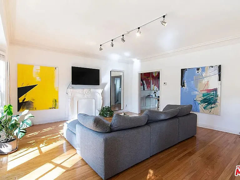 141 N Catalina St #141 — Photo 1