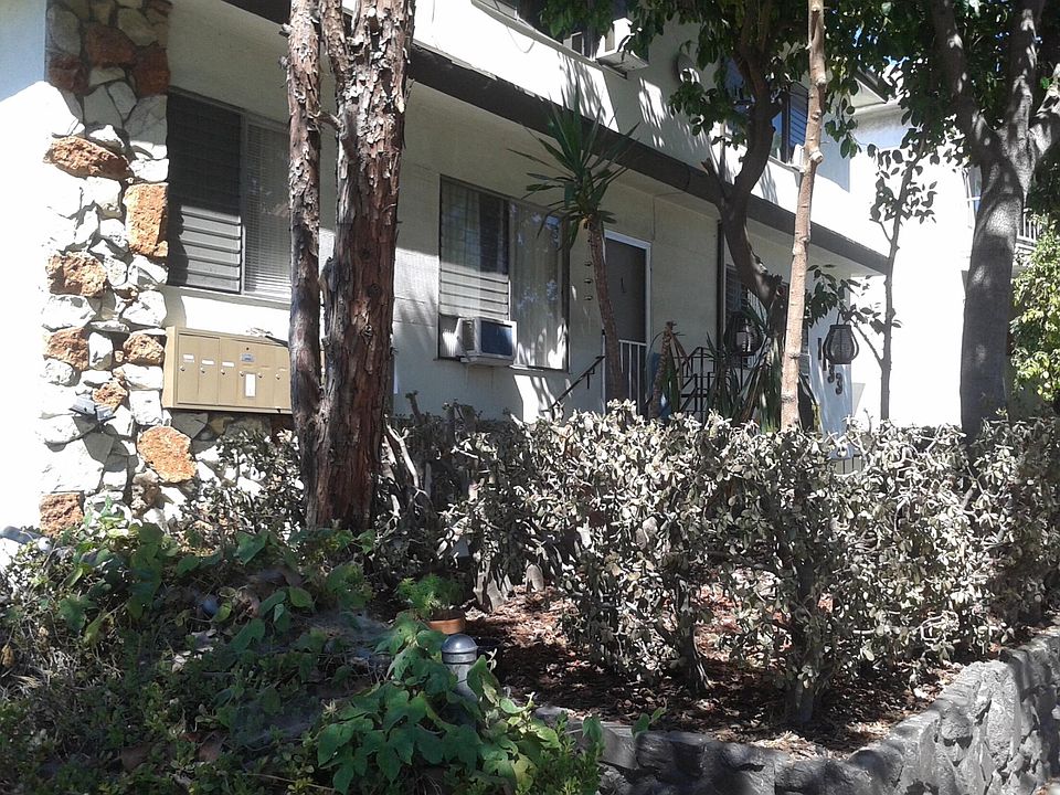 1st image of 1134 N Ogden Dr #8