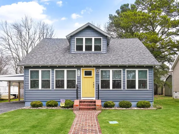 6565 Church St, Chincoteague Island, VA 23336