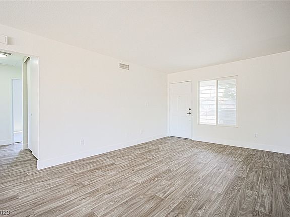 3rd image of 1512 Lava Cir