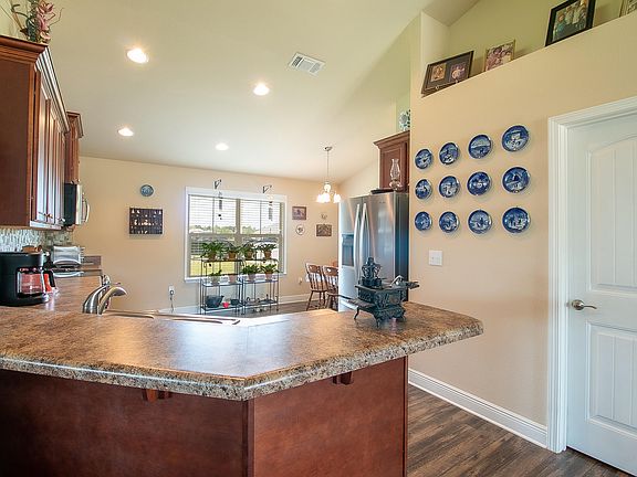 4th image of 18158 Canal Ct
