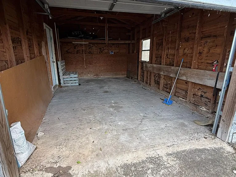 784 Samuels St — Photo 20
