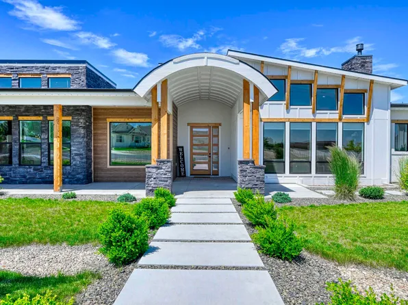 15006 Snow Mountain Dr, Caldwell, ID 83607