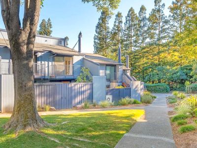 3 Deuce Ct, Fairfax, CA, 94930