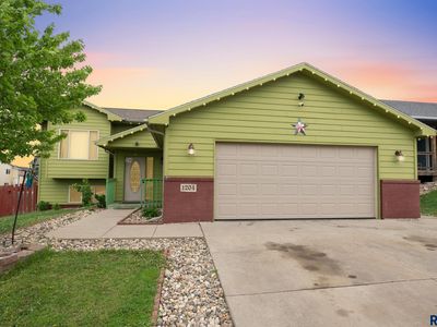 1204 N Mossy Oak Ave, Sioux Falls, SD, 57103