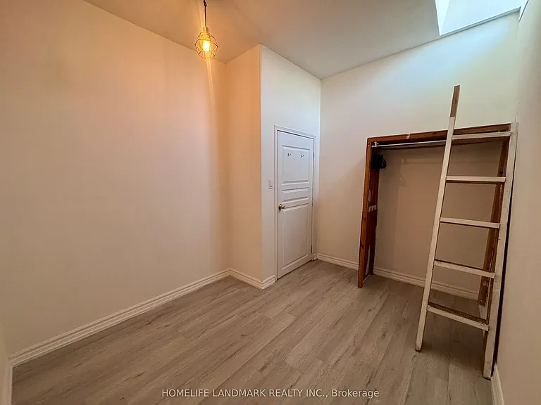450 Spadina Ave #3-2 — Photo 5