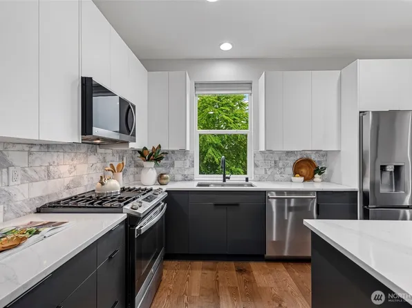 14590 36th Avenue NE, Lake Forest Park, WA 98155