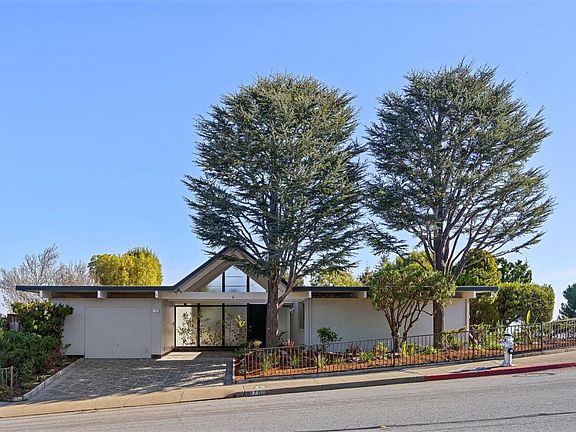 2nd image of 1700 Hunt Dr