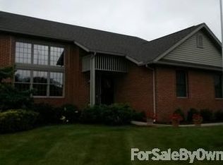1969 Kingscote Cir NE, North Canton, OH