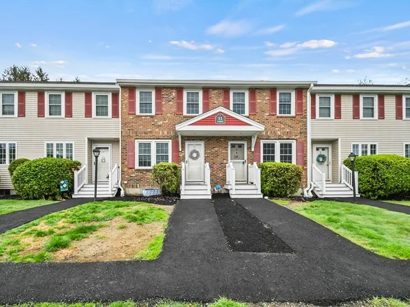 11 Fernwood Dr APT D, Leominster, MA 01453