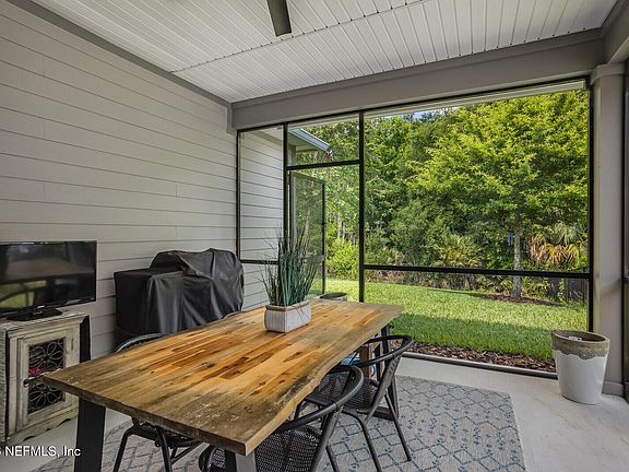 3rd image of 425 UNION HILL Drive