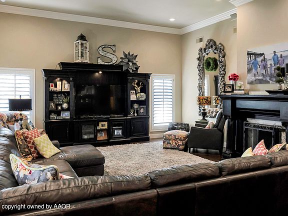 5th image of 7228 Versailles Dr
