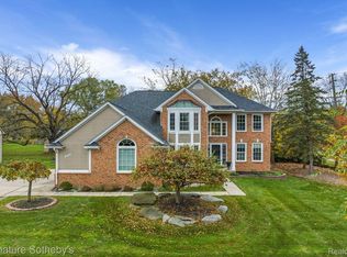 979 Dakota, Rochester Hills, MI 48307
