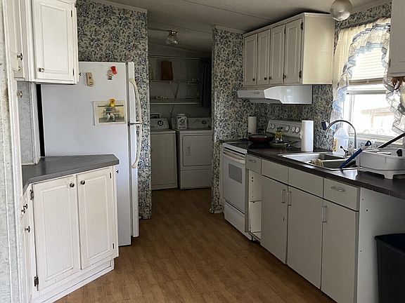 3rd image of 1111 Evan Perry Road