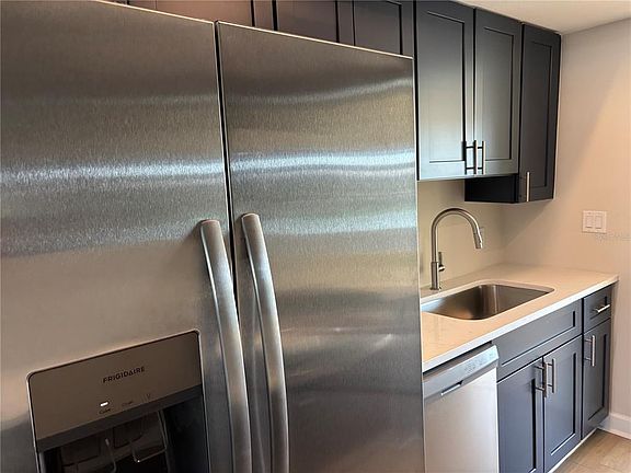 5th image of 1893 SHORE DRIVE S #114