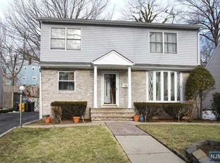1420 Hubert Ter, Teaneck, NJ 07666